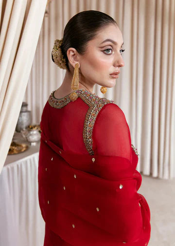 Scarlet Élan – Where Tradition Meets Modern Grace