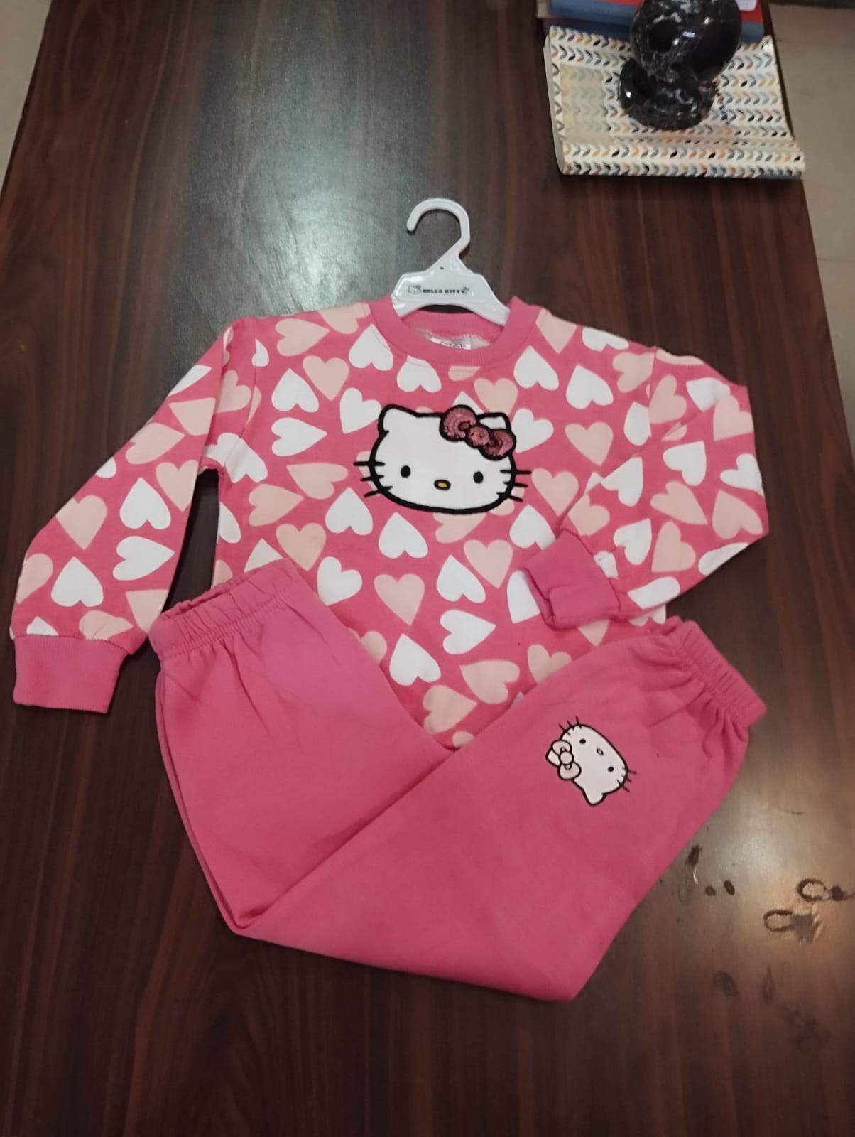 Brand Name Hello Kitty export shipment condition Sizes : 1 sal se 12 sal Colors : 4 to 5 Fabric : fleece