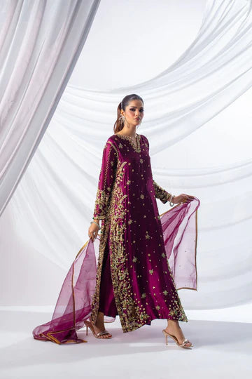 Elegant Luxury Embroidered Women’s Suit with Premium Fabric, Handcrafted Detailing and Formal Festive Appeal