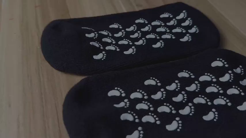 Soft Gel Moisturizing Foot Care Socks with Gel Mask Sleeves & Relaxing Massage Stick – Spa Kit for Dry Feet & Cracked Heels | Reusable Heel Protector Socks for Men & Women