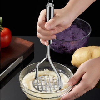 Durable Sturdy Duty Metal Pressed Vegetable Masher Potato Masher Machine Kitchen Utensils Mash Stainless Steel Potato Masher